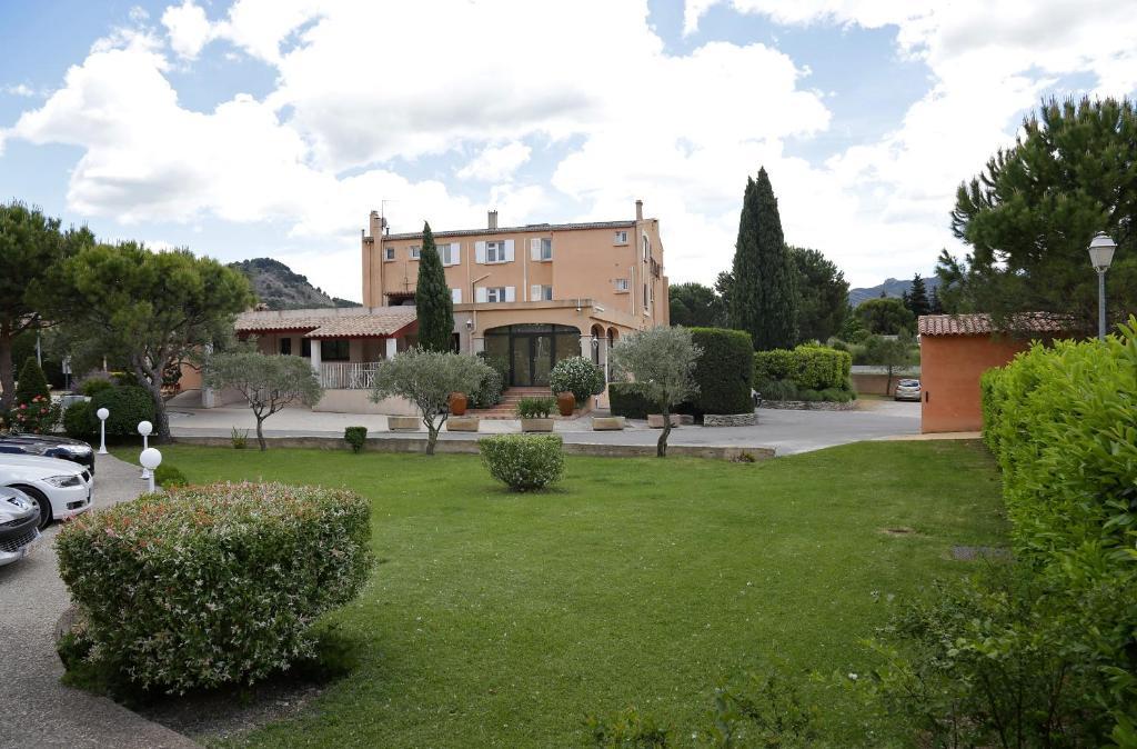 Logis Hotel & Restaurant L'Etape Bouc Bel Air - Gardanne Rom bilde