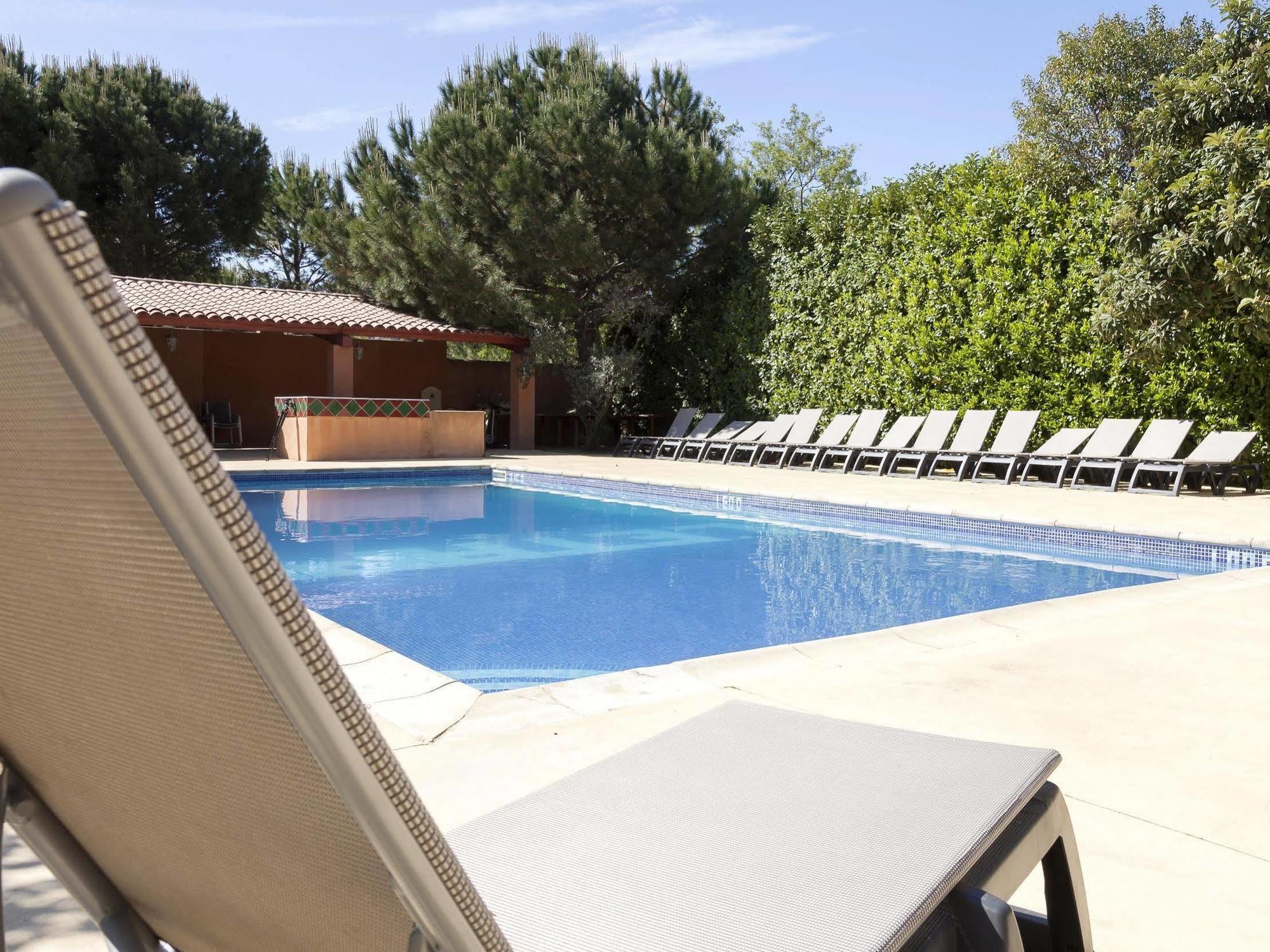 Logis Hotel & Restaurant L'Etape Bouc Bel Air - Gardanne Eksteriør bilde