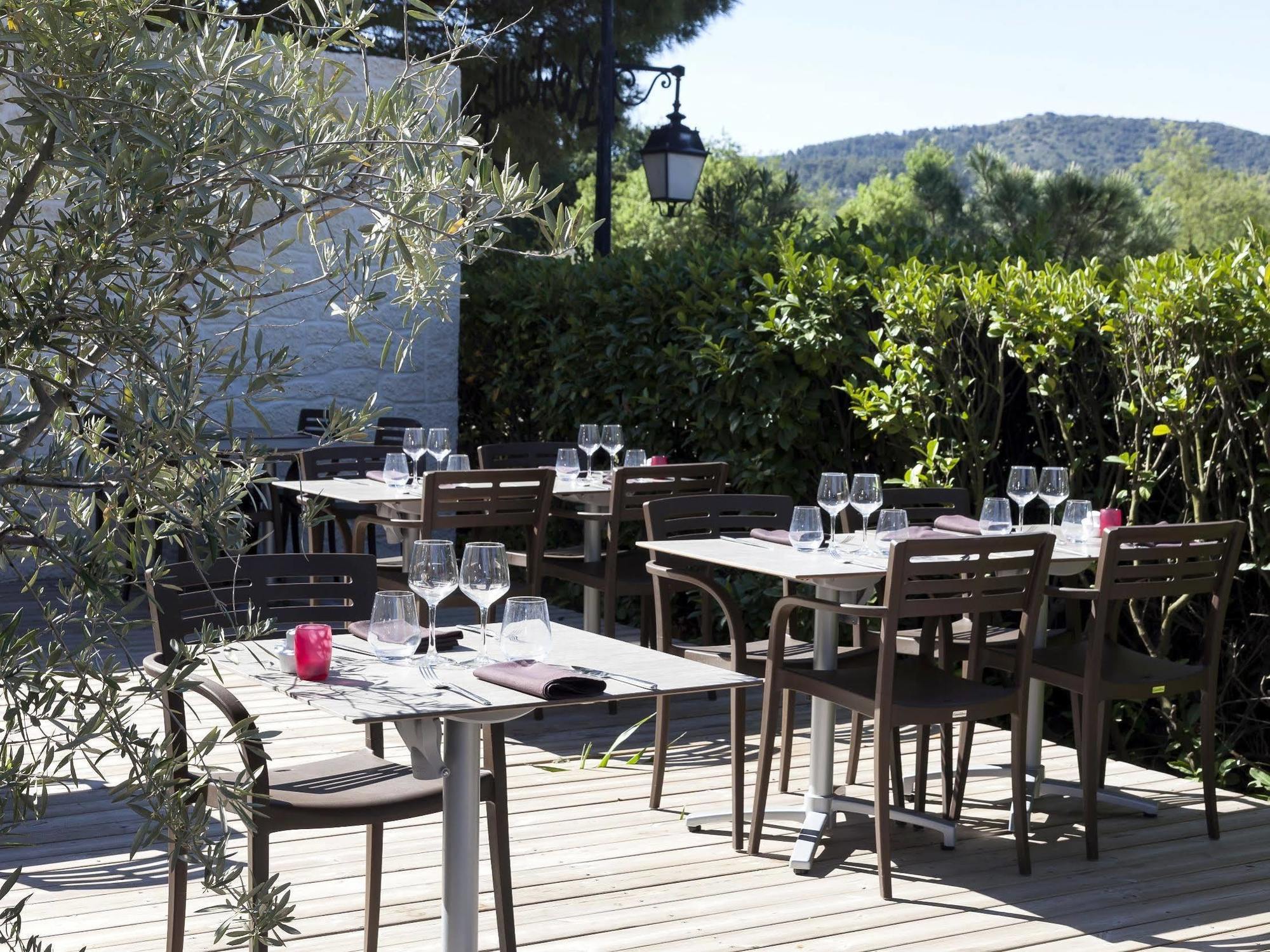 Logis Hotel & Restaurant L'Etape Bouc Bel Air - Gardanne Eksteriør bilde
