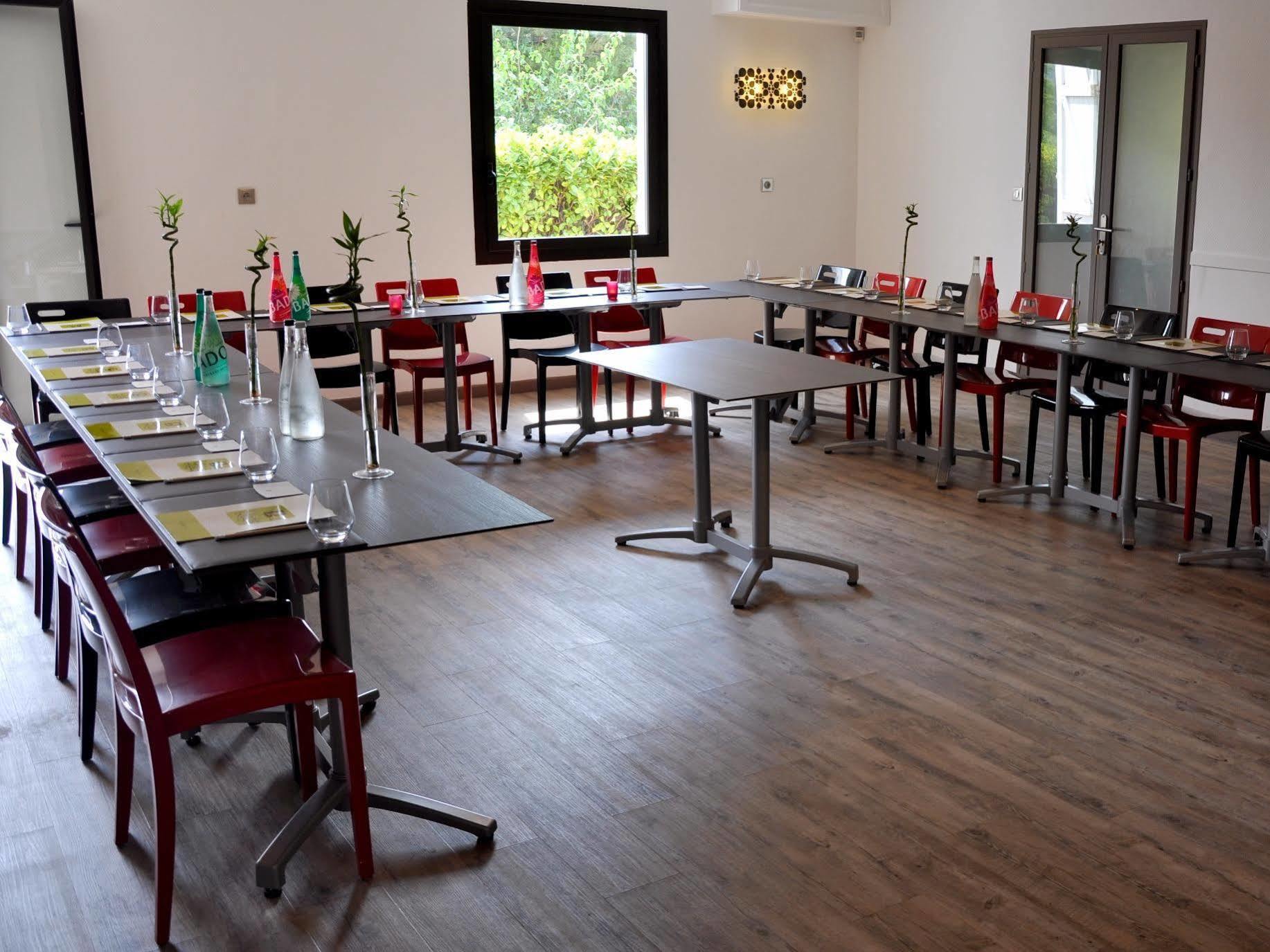 Logis Hotel & Restaurant L'Etape Bouc Bel Air - Gardanne Eksteriør bilde