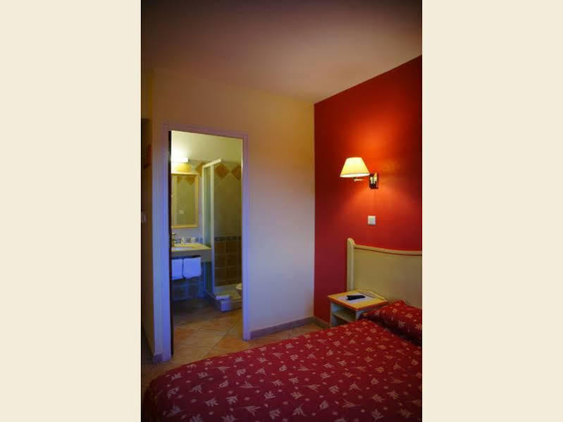 Logis Hotel & Restaurant L'Etape Bouc Bel Air - Gardanne Eksteriør bilde